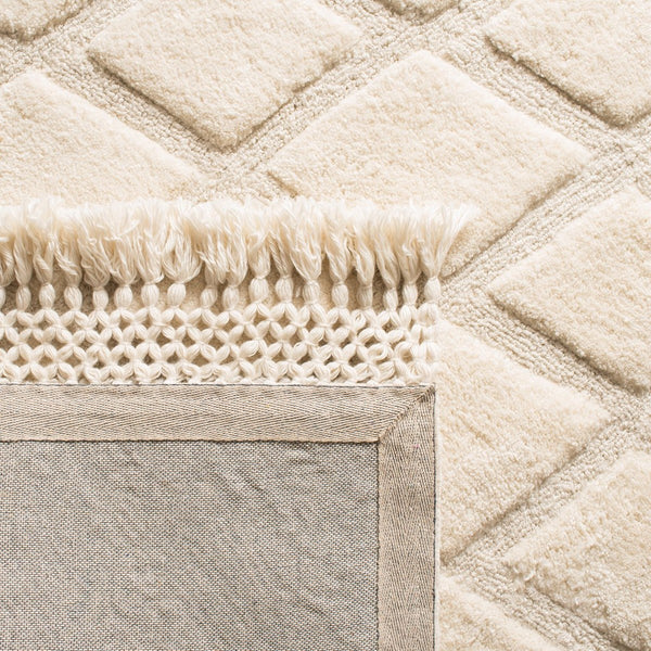 Safavieh Casablanca CSB651 Tufted Rug