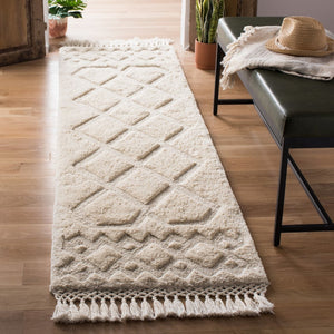 Safavieh Casablanca CSB651 Tufted Rug