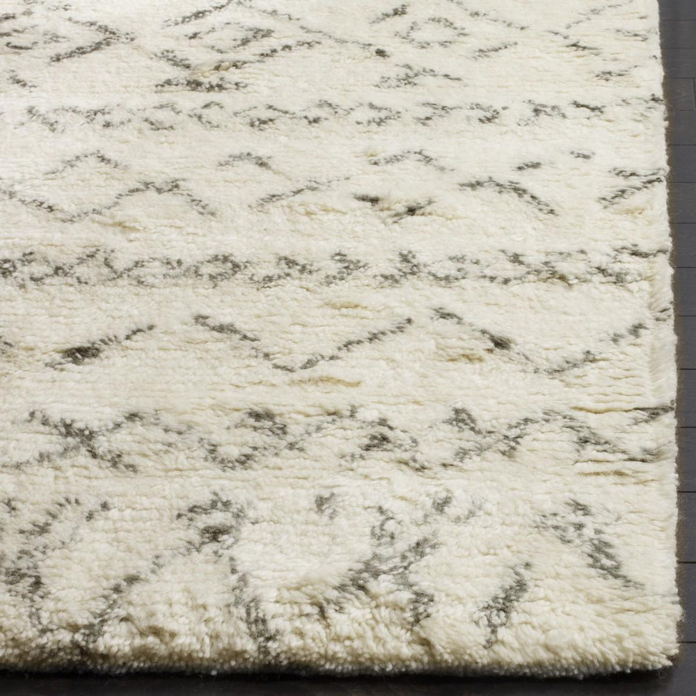 Casablanca Shag Hand-Tufted Rug in Luxurious New Zealand Wool for Cozy and Stylish Interiors
