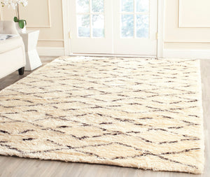 Safavieh Casablanca CSB847 Hand Tufted Rug
