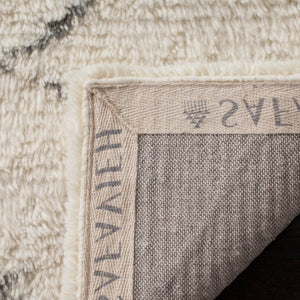 Safavieh Casablanca CSB847 Hand Tufted Rug