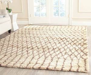 Safavieh Casablanca CSB860 Hand Tufted Rug