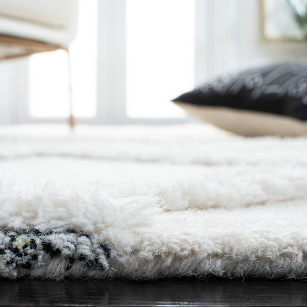 Safavieh Casablanca 976 Hand Tufted 80% Wool, 20% Cotton Rug CSB976A-8