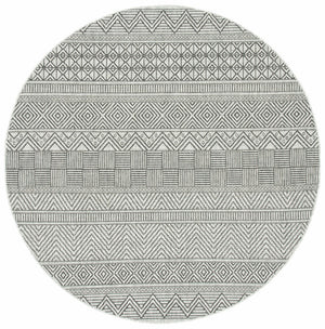 Courtyard  Outdoor Power Loomed 85.4% Polypropylene, 10.4% Polyester, 4.2% Latex Rug Black / Grey