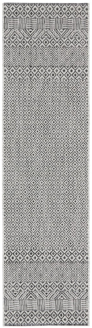 Courtyard  Outdoor Power Loomed 85.4% Polypropylene, 10.4% Polyester, 4.2% Latex Rug Grey / Black