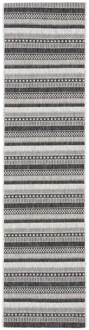 Courtyard  Outdoor Power Loomed 85.4% Polypropylene, 10.4% Polyester, 4.2% Latex Rug Black / Grey
