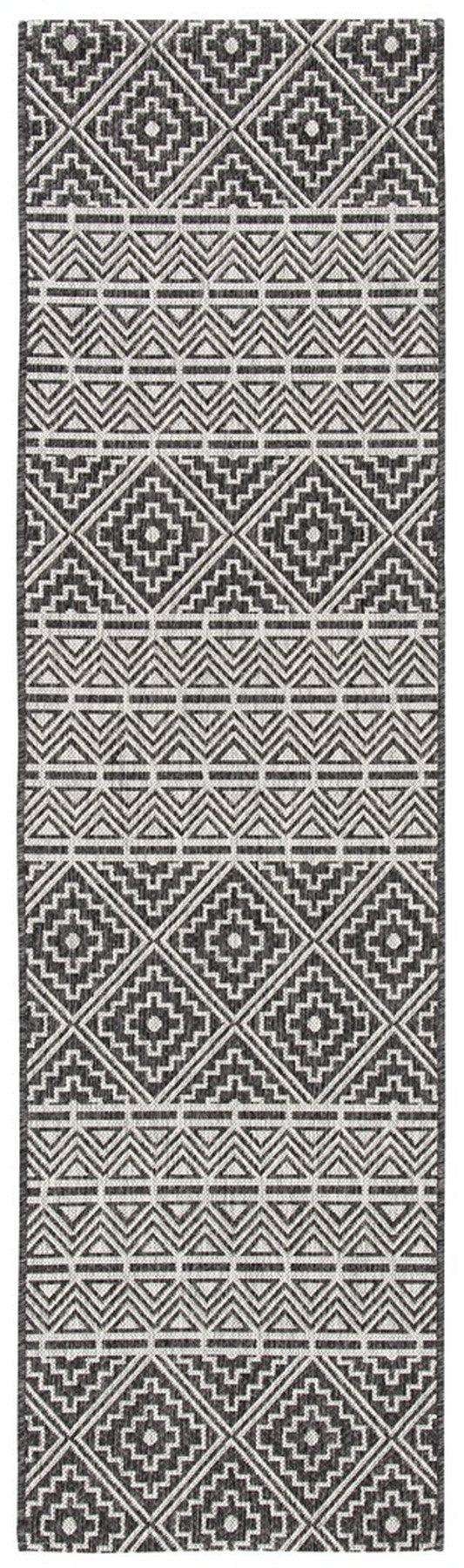 Courtyard  Outdoor Power Loomed 85.4% Polypropylene, 10.4% Polyester, 4.2% Latex Rug Black / Grey
