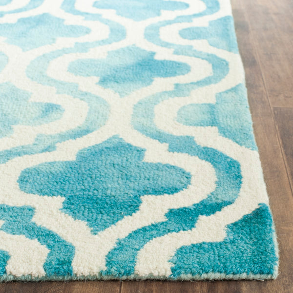 Safavieh Dip DDY537 Hand Tufted Rug