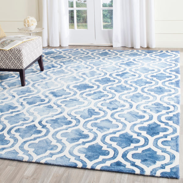 Safavieh Dip DDY537 Hand Tufted Rug