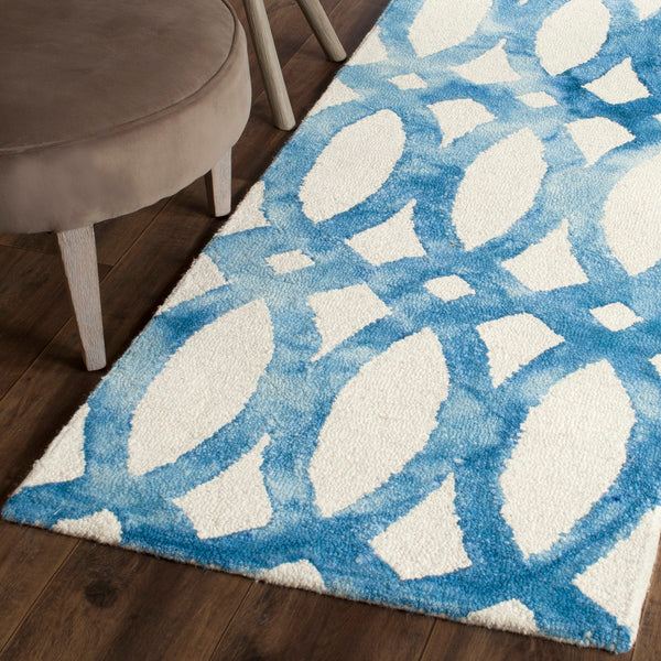 Safavieh Dip DDY675 Hand Tufted Rug