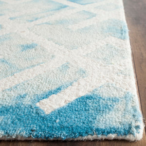 Safavieh Dip DDY677 Hand Tufted Rug