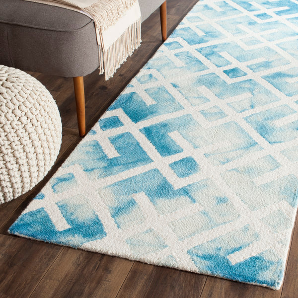 Safavieh Dip DDY677 Hand Tufted Rug