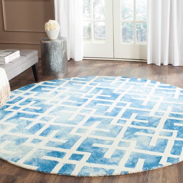 Safavieh Dip DDY677 Hand Tufted Rug