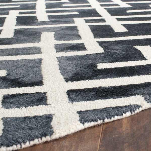 Safavieh Dip DDY677 Hand Tufted Rug