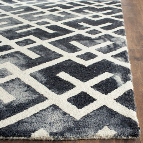 Safavieh Dip DDY677 Hand Tufted Rug