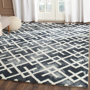 Safavieh Dip DDY677 Hand Tufted Rug