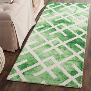 Safavieh Dip DDY677 Hand Tufted Rug