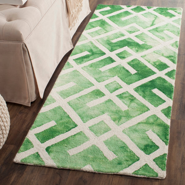 Safavieh Dip DDY677 Hand Tufted Rug
