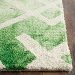 Safavieh Dip DDY677 Hand Tufted Rug