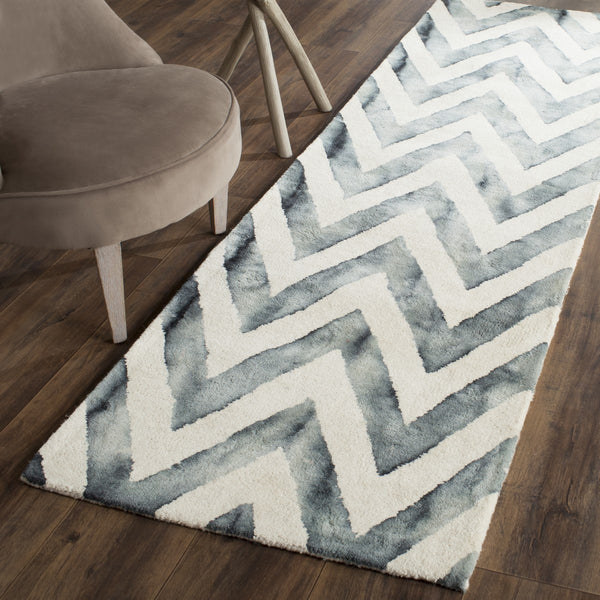 Safavieh Dip Dye 715 Hand Tufted Wool Rug DDY715J-3