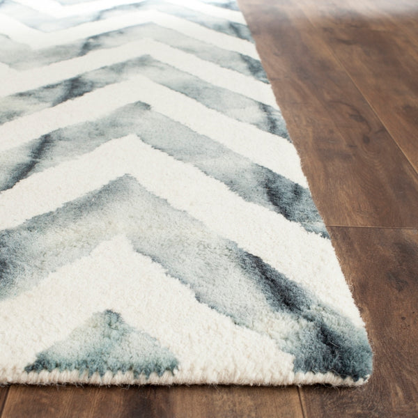 Safavieh Dip Dye 715 Hand Tufted Wool Rug DDY715J-3