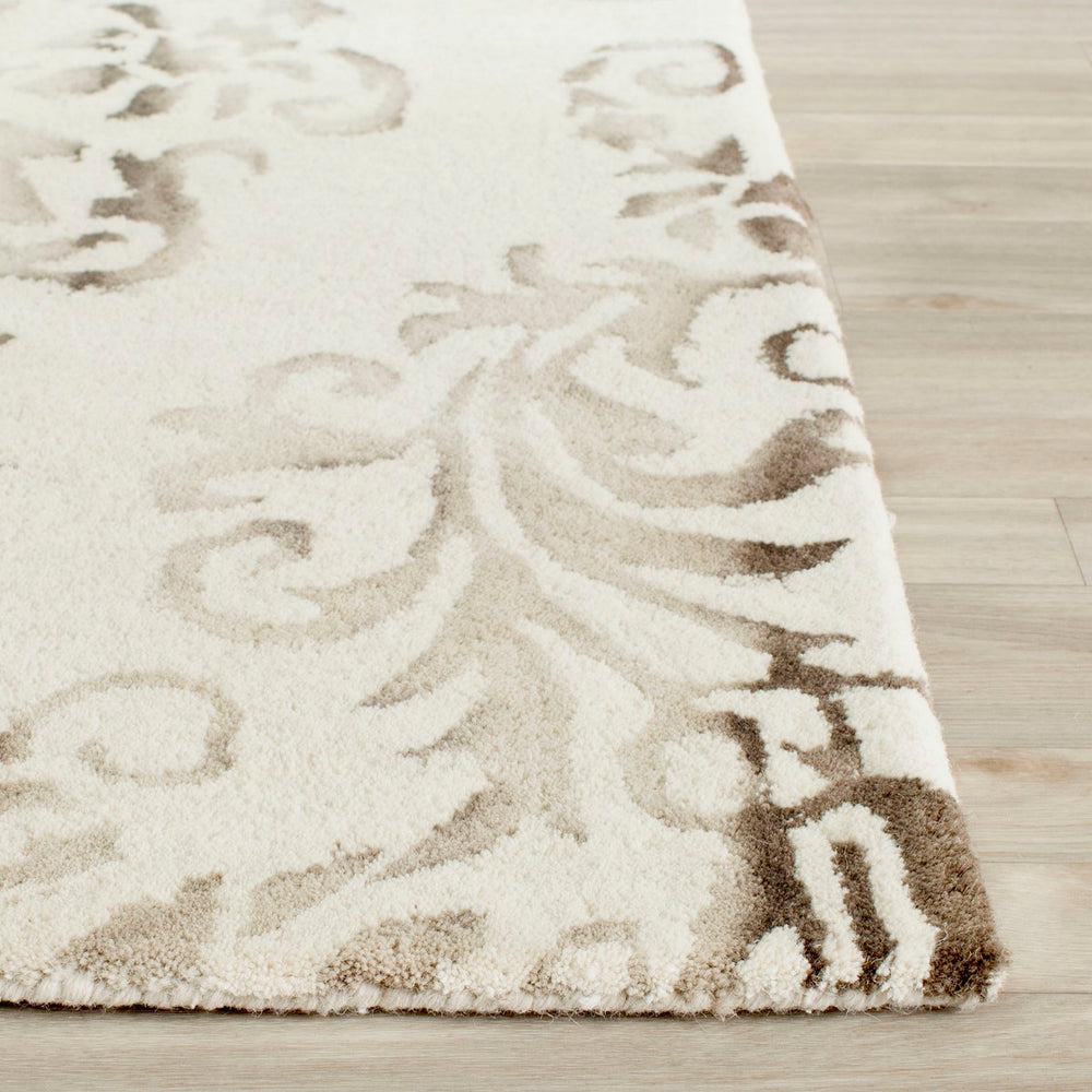 Safavieh Dip DDY718 Hand Tufted Rug