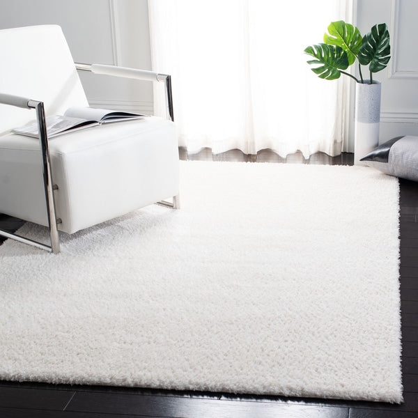 Decora Shaggy 100 Decora Shaggy 101 Shag & Flokati Power Loomed 100% Polyester Rug Ivory