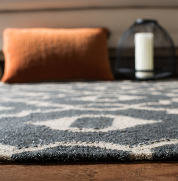 Safavieh Dhurries 205 Hand Woven Flat Weave Wool Rug DHU205C-3