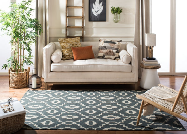 Safavieh Dhurries 205 Hand Woven Flat Weave Wool Rug DHU205C-3