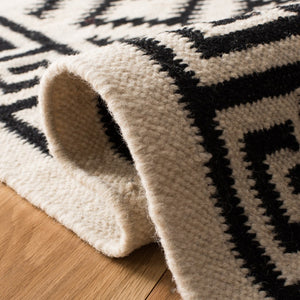 Safavieh Dhurries 411 Hand Woven Flat Weave Wool Rug DHU411A-3