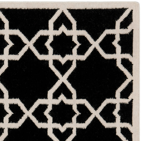 Safavieh Dhurries DHU548 Hand Woven Flat Weave Rug