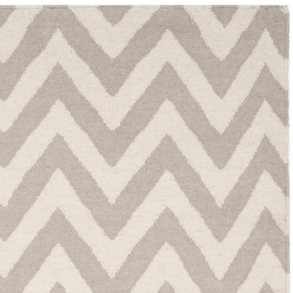 Safavieh Dhurries DHU557 Hand Woven Flat Weave Rug