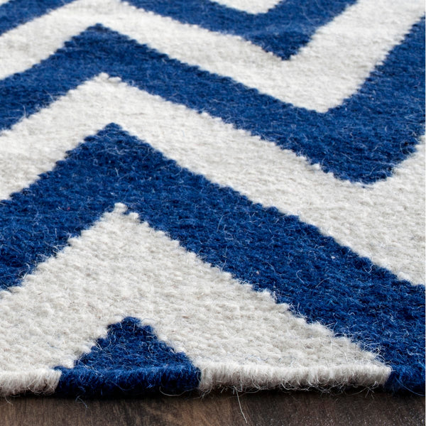 Safavieh Dhurries DHU557 Hand Woven Flat Weave Rug