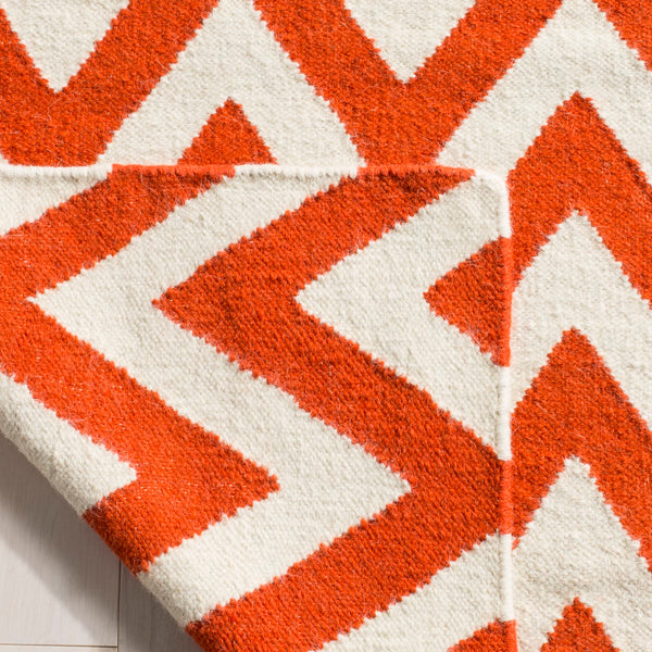 Safavieh Dhurries DHU557 Hand Woven Flat Weave Rug