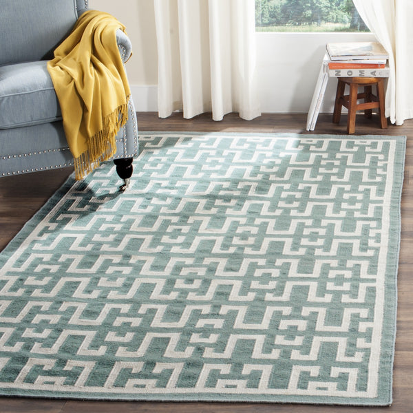 Safavieh Dhurries 621 Hand Woven Flat Weave 50% Banana Silk/30% Wool/20% Cotton Rug DHU621A-3