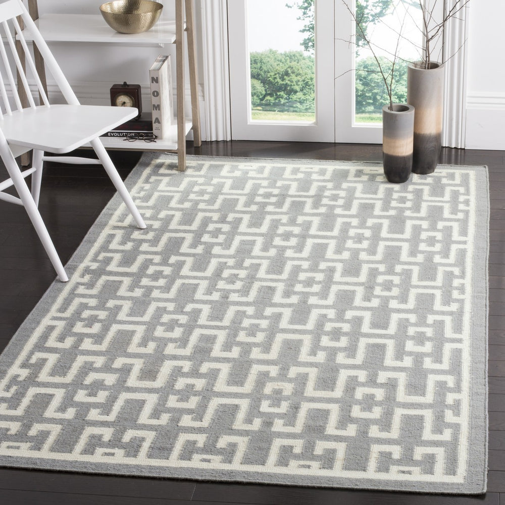 Safavieh Dhurries 621 Flat Weave 50% Banana Silk/30% Wool/20% Cotton Rug DHU621B-3