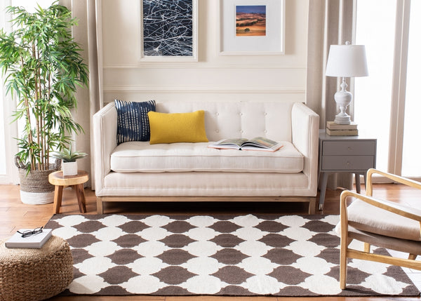 Safavieh Dhurries 624 Hand Woven Flat Weave 50% Banana Silk/30% Wool/20% Cotton Rug DHU624C-3