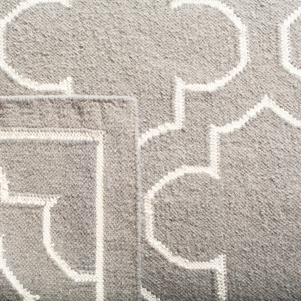 Safavieh Dhurries 625 Hand Woven Flat Weave 50% Banana Silk/30% Wool/20% Cotton Rug DHU625B-3