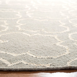 Safavieh Dhurries 625 Hand Woven Flat Weave 50% Banana Silk/30% Wool/20% Cotton Rug DHU625B-3