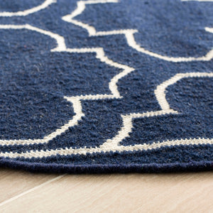 Safavieh Dhurries 625 Hand Woven Flat Weave 50% Banana Silk/30% Wool/20% Cotton Rug DHU625D-3