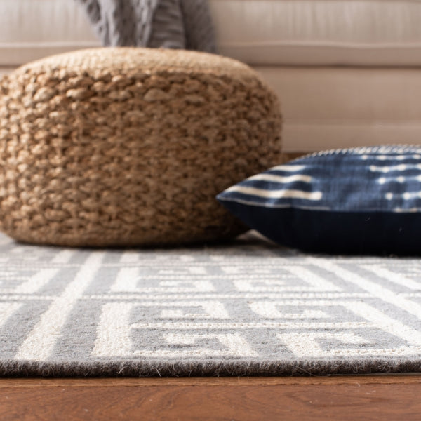 Safavieh Dhurries 626 Hand Woven Flat Weave 50% Banana Silk/30% Wool/20% Cotton Rug DHU626B-3