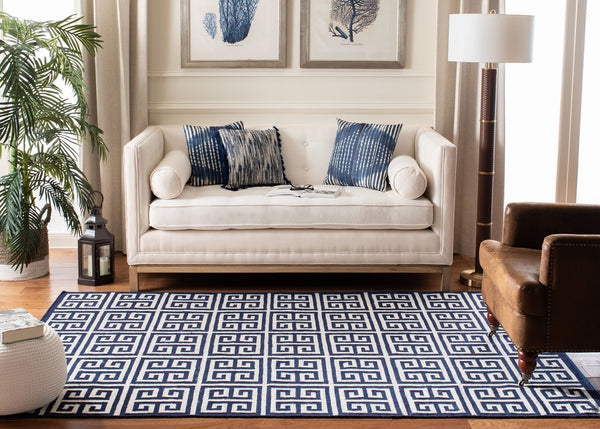 Safavieh Dhurries 626 Hand Woven Flat Weave 50% Banana Silk/30% Wool/20% Cotton Rug DHU626D-3