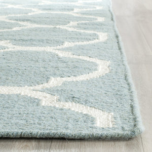 Safavieh Dhurries 627 Hand Woven Flat Weave 50% Banana Silk/30% Wool/20% Cotton Rug DHU627A-3