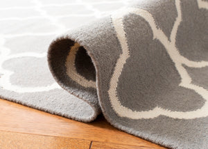 Safavieh Dhurries 627 Hand Woven Flat Weave 50% Banana Silk/30% Wool/20% Cotton Rug DHU627B-3