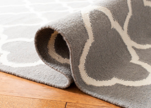 Safavieh Dhurries 627 Hand Woven Flat Weave 50% Banana Silk/30% Wool/20% Cotton Rug DHU627B-3