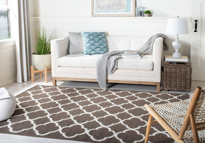 Safavieh Dhurries 627 Hand Woven Flat Weave 50% Banana Silk/30% Wool/20% Cotton Rug DHU627C-3