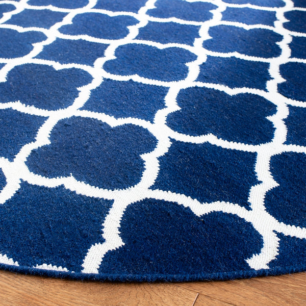 Safavieh Dhurries 627 Hand Woven Flat Weave 50% Banana Silk/30% Wool/20% Cotton Rug DHU627D-3