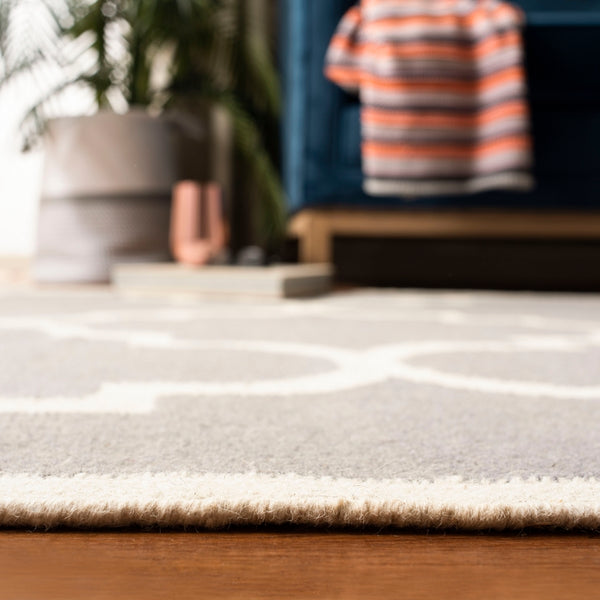 Safavieh Dhurries 633 Hand Woven Flat Weave 80% Wool/20% Cotton Rug DHU633B-3