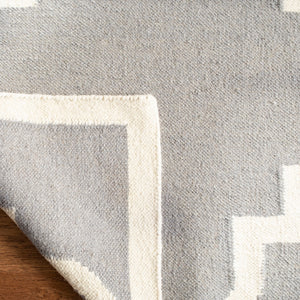 Safavieh Dhurries 633 Hand Woven Flat Weave 80% Wool/20% Cotton Rug DHU633B-3