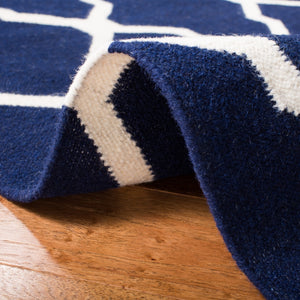 Safavieh Dhurries 634 Hand Woven Flat Weave 80% Wool/20% Cotton Rug DHU634D-3